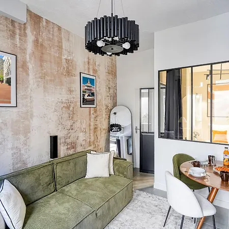 Charming Parisian Loft For 2 To 4 People Παρίσι