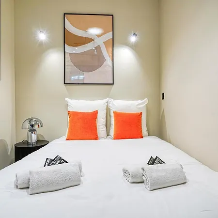 Charming Parisian Loft For 2 To 4 People パリ