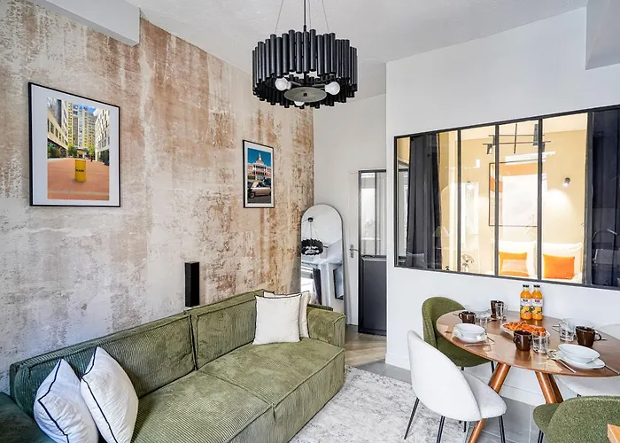 Charming Parisian Loft For 2 To 4 People パリ